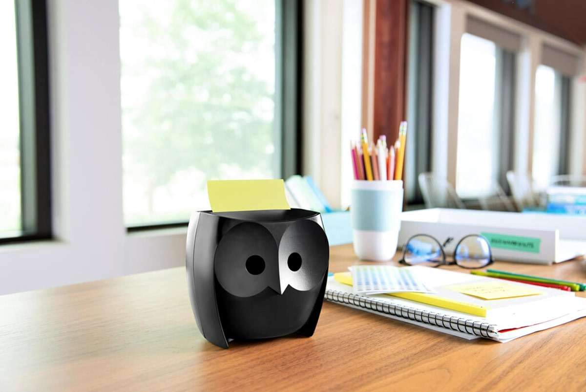 Post-it Note Dispenser, Sticky Note Holder, Black Owl Design, Includes 45 Sheets of 3 in x 3 in Citron Yellow Pop-Up Notes, Classroom or Office Supplies - Image 9