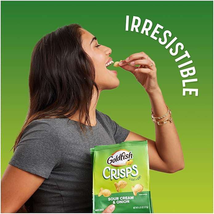 Goldfish Crisps Sour Cream & Onion Baked Chip Cracker Snacks, 6.25 Oz Bag - Image 6