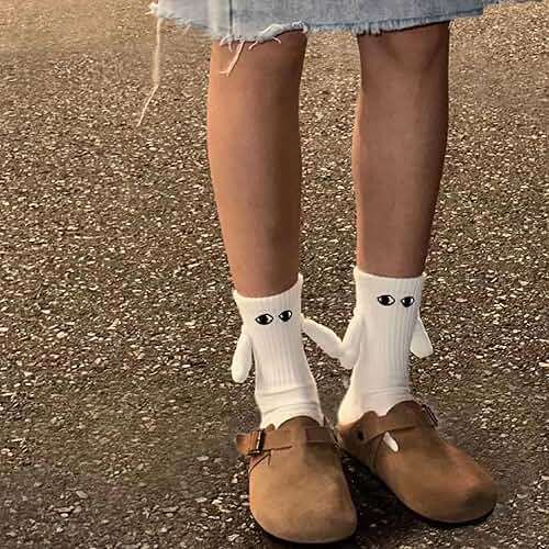 Yawlsow 2 Pair Holding Hands Socks, Funny Magnetic Suction 3D Doll Couple Socks，Unisex Couple Socks - Image 3