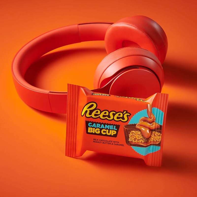 REESE'S Big Cup Caramel Milk Chocolate Peanut Butter Cups, Candy Packs, 1.4 oz (16 Count) - Image 4