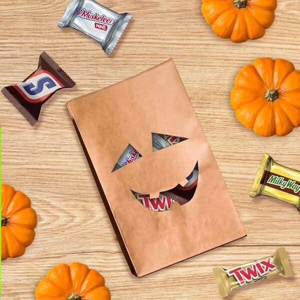 SNICKERS, TWIX, MILKY WAY and 3 MUSKETEERS Soccer Watch Party Candy Individually Wrapped Chocolate Candy Bars Football Variety Pack, Sharing Size, 8.31 Oz Bulk Bag - Image 7