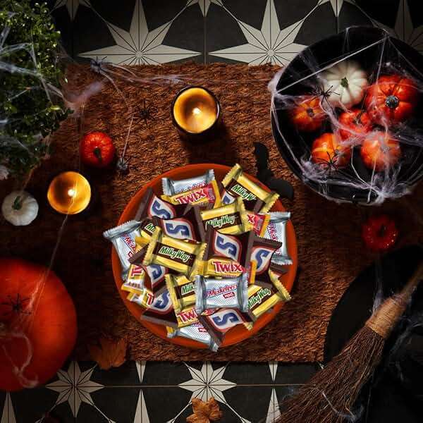 SNICKERS, TWIX, MILKY WAY & 3 MUSKETEERS Minis Milk Chocolate Bars Variety Pack, Party Size, 19.49 Oz Bulk Bag - Image 5