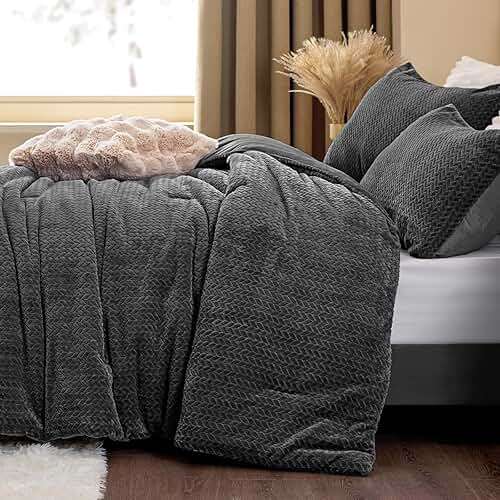 ChiXpace Flannel Fleece Queen Comforter Set - Ultra Soft Furry Grey Leaves Pattern Faux Fur Bed Set, Winter Fuzzy Fluffy Comfort Set, Velvet Bedding Set for Bed with 2 Pillow Cases - Image 1