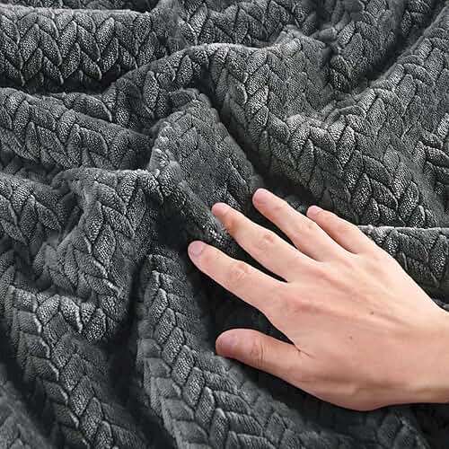 ChiXpace Flannel Fleece Queen Comforter Set - Ultra Soft Furry Grey Leaves Pattern Faux Fur Bed Set, Winter Fuzzy Fluffy Comfort Set, Velvet Bedding Set for Bed with 2 Pillow Cases - Image 4