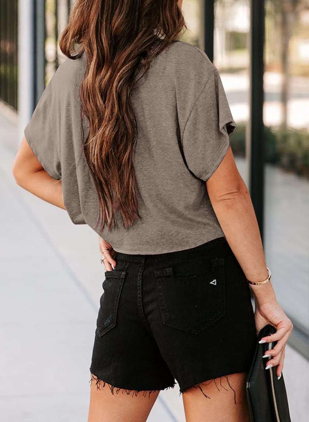 UNCLECAT Women's Cropped T Shirts Trendy Short Sleeve Crew Neck Crop Tops Solid Basic Tee - Image 3
