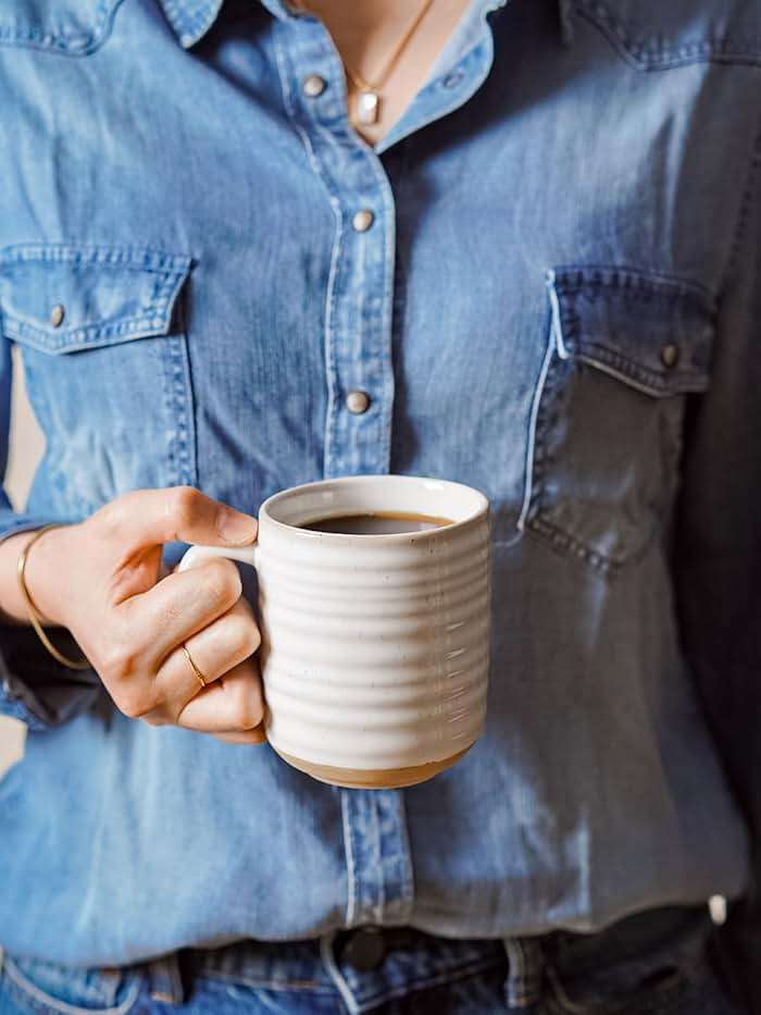 LE TAUCI Coffee Mugs 12 oz, Ceramic Coffee Cups for Latte, Hot Tea, Cappuccino, Mocha, Cocoa, Housewarming Wedding Present Mug Set - Set of 4, Arctic White - Image 5