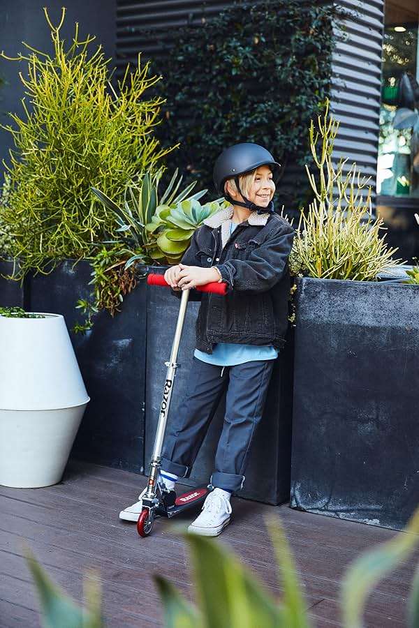 Razor A2 Kick Scooter for Kids – Wheelie Bar, Foldable, Lightweight, Front Vibration Reducing System, Adjustable Height Handlebars - Image 3