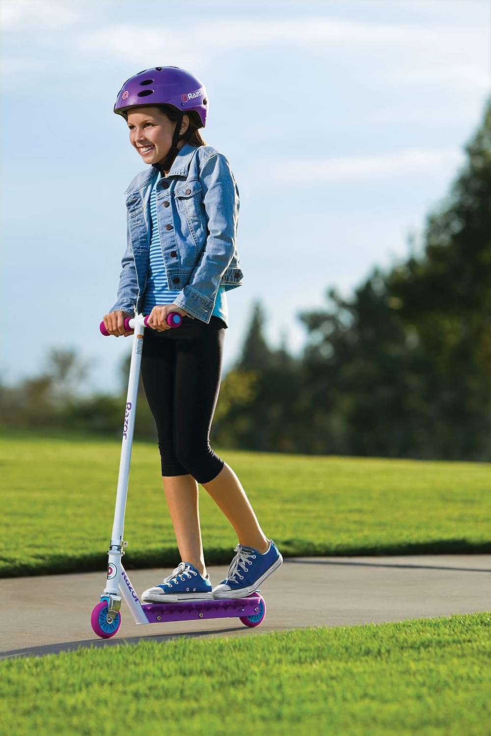 Razor Party Pop Kick Scooter for Kids Ages 6+ - 12 Multi-Color LED Lights, Urethane Wheels & Jr. Lil' Kick Scooter - Image 4
