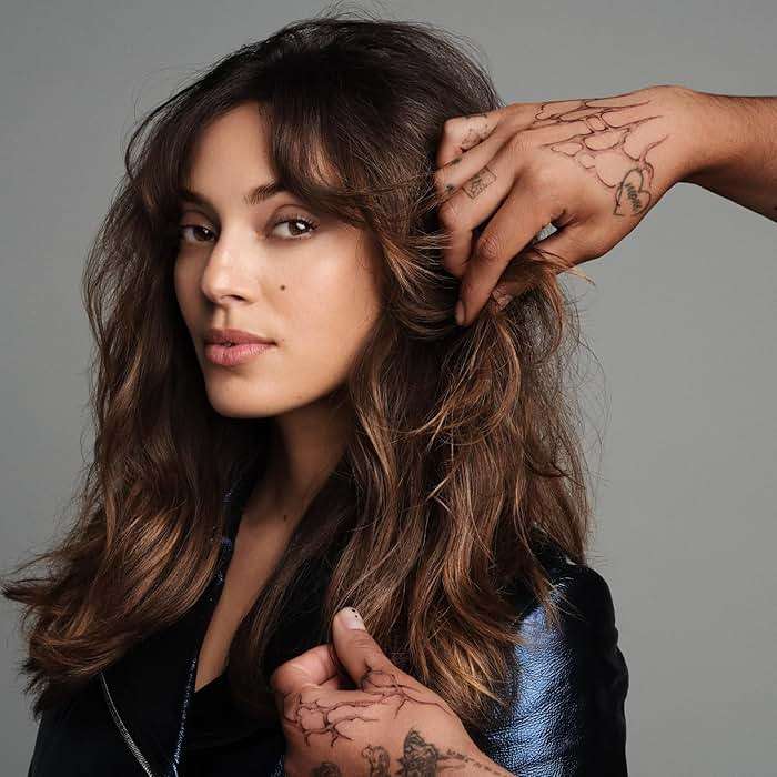 Bumble and bumble. Thickening Dryspun Texture Spray Light | Dry Texture Spray | Adds Airy Dimension and Light Hold | For Medium to Thick Straight to Curly Hair Types - Image 7