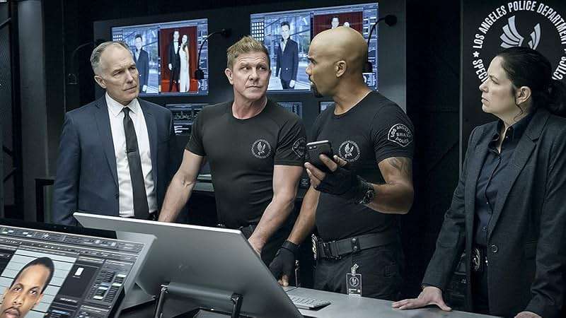 S.W.A.T.: Seasons 1-4 Collection - Image 6