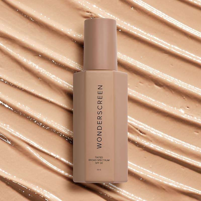 DIME Beauty Tinted Glow Wonderscreen SPF 30 - Mineral Tinted Moisturizer for Face with 19% Zinc Oxide, Skin-Enhancing Tone-Evening Sunscreen, Glow-Enhancing Tint, Vegan, Cruelty-Free, 50 g - Image 3