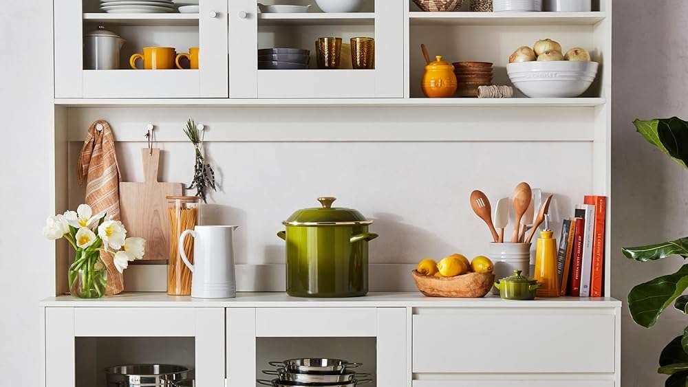 Le Creuset Enamel on Steel Traditional Stockpot, 10 qt., Olive with Stainless Steel Knob - Image 6