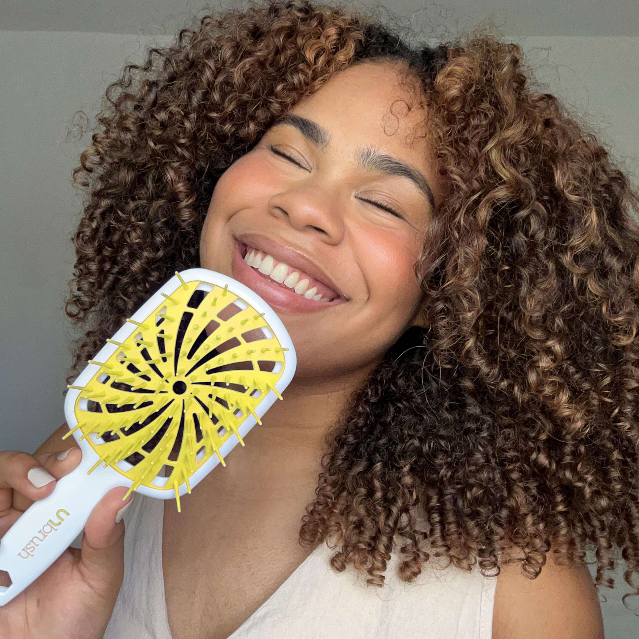 FHI Heat UNbrush Plus — Curly Hair Brush for Gentle & Effective Detangling on Wet or Dry Fragile Hair Types — Detangler Brush w/ 84 UltraFlex Bristles, Ultra-light, Vented, Anti Static Hairbrush - Image 6