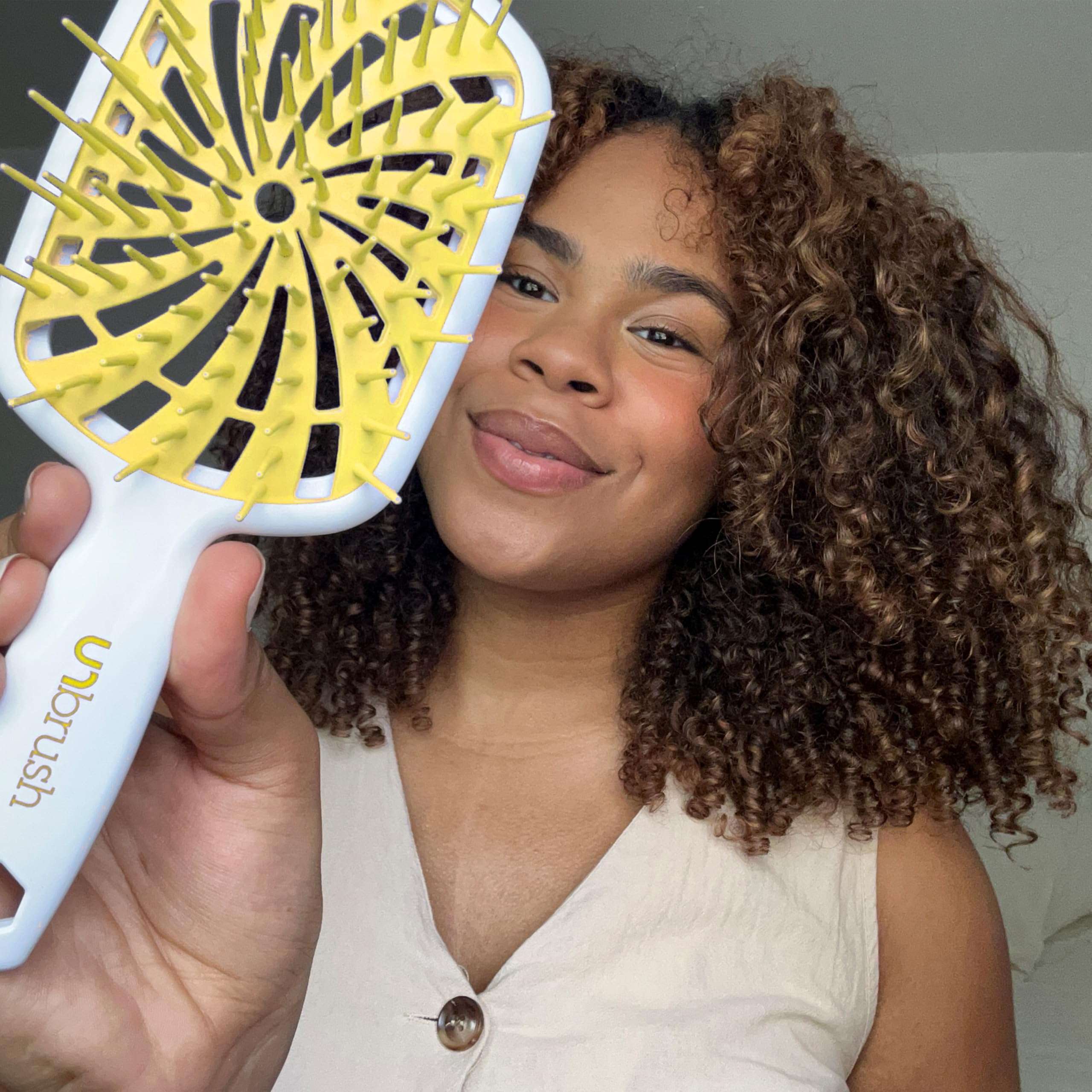 FHI Heat UNbrush Plus — Curly Hair Brush for Gentle & Effective Detangling on Wet or Dry Fragile Hair Types — Detangler Brush w/ 84 UltraFlex Bristles, Ultra-light, Vented, Anti Static Hairbrush - Image 11