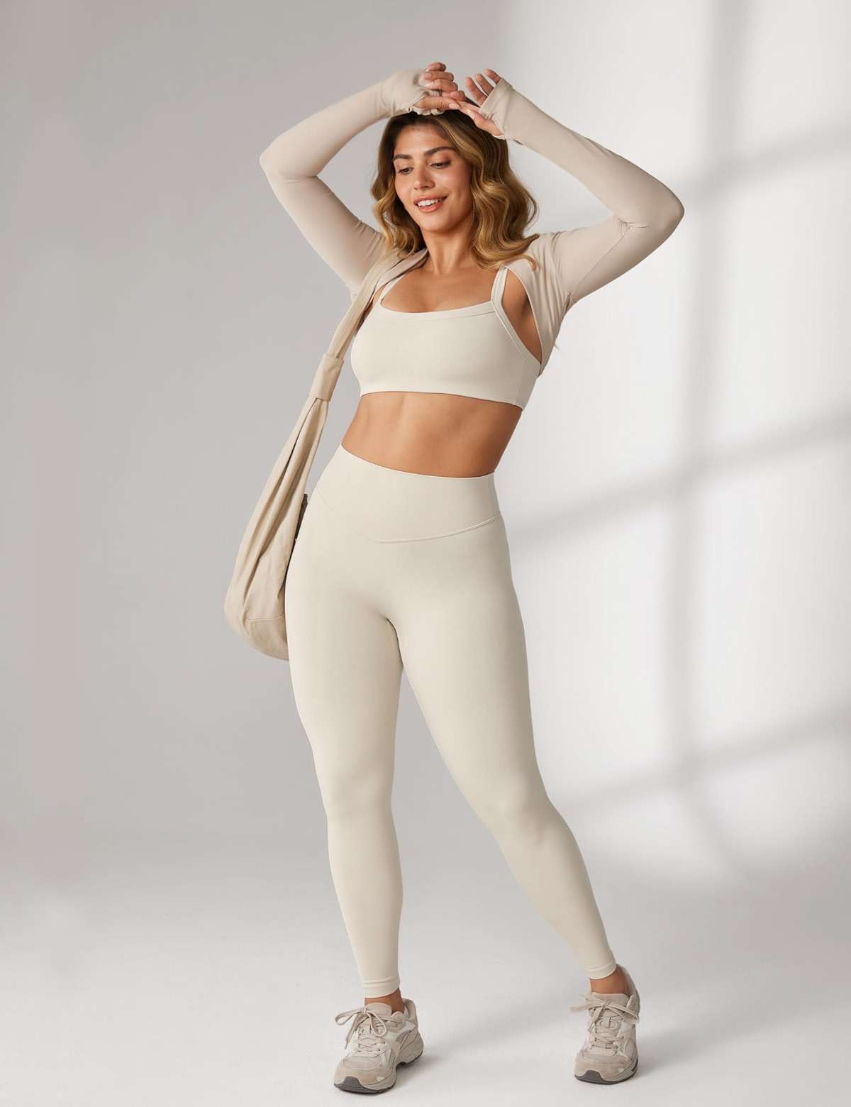 UNISSU Hugcurve Adjustable Sports Bra Square Neck Wireless Padded Yoga Workout Tops - Image 5
