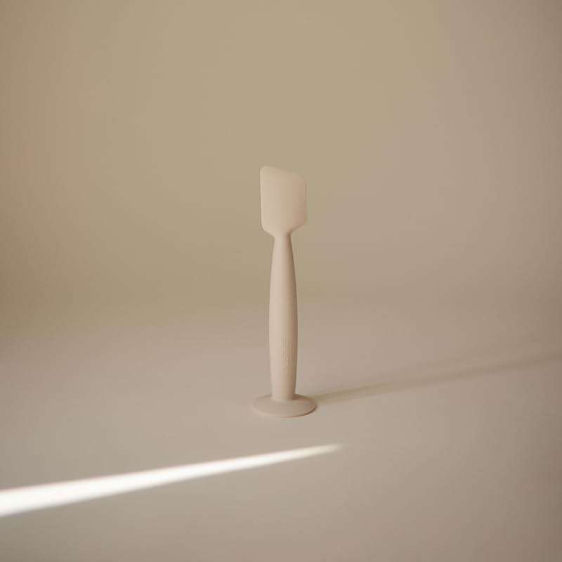 mushie Diaper Cream Applicator Soft Silicone with Suction Base (Shifting Sand) - Image 4