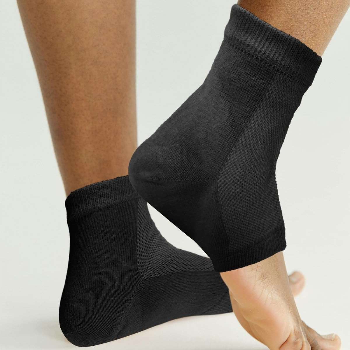 Moisturizing Heel Socks with Soft Gel Toe Protectors，Cracked Heel Repair Socks for Dry Cracked Feet，Toe Protectors Protects to Provide Relief from Missing or Ingrown Toenails，Blisters（Black） ﻿ - Image 2