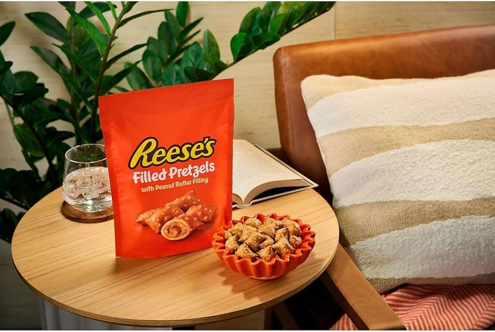 Reese's Filled Pretzels, Peanut Butter Pretzel Nuggets, Crunchy, Ready to Eat, Sweet and Salty Snack, 18oz Jar - Image 6