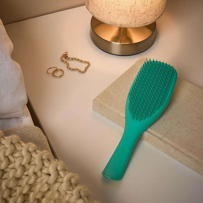 Tangle Teezer Ultimate Detangler Curly Hair Brush, Dry & Wet Hairbrush, Reduces Frizz & Breakage, for 3C to 4C Curly Hair Types, Aqua Green - Image 5
