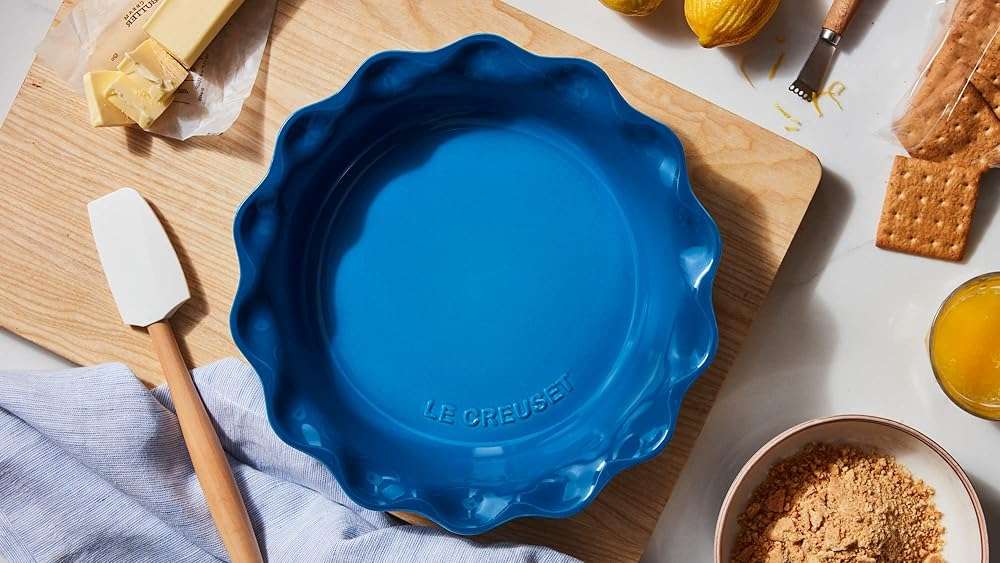Le Creuset Stoneware Set of 2 Heritage Fluted Pie Dish, 9", Marseille - Image 2