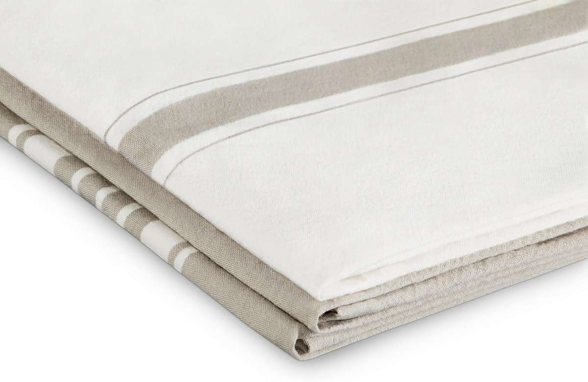 Le Creuset Set of 3 Kitchen Towels, Sable - Image 3