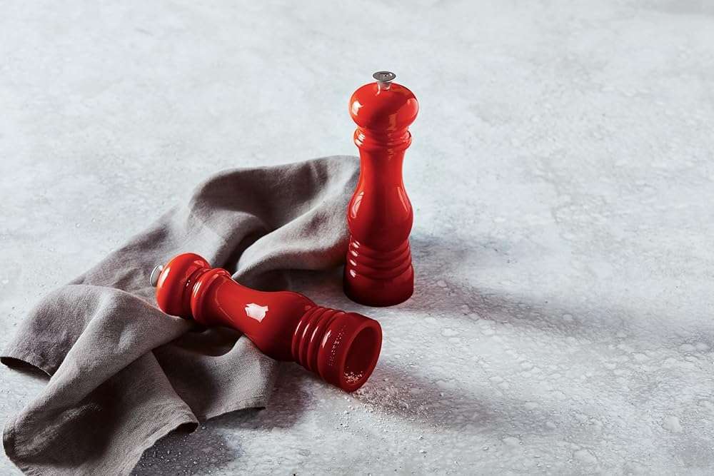 Le Creuset Salt and Pepper Mill Set 8-Inch, White - Image 6