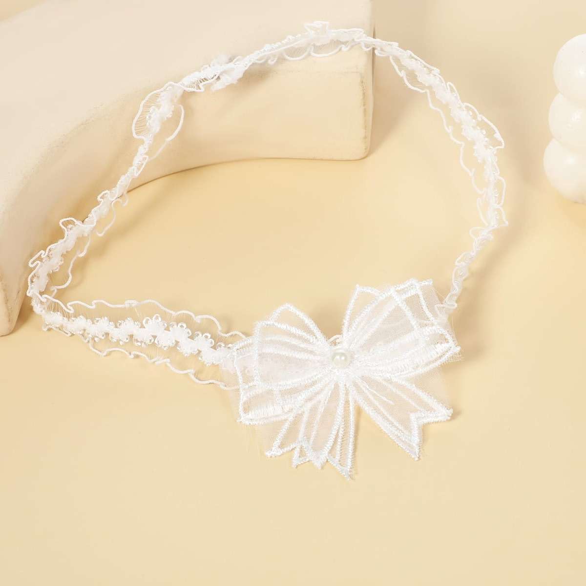 White Lace Bow Floral Garters, Wedding Garters for Bride Vintage Pearl Lace Garter Bowknot Stretch Thigh Garter Elastic Leg Garters Wedding Party Porm Body Accessories for Women Girls - Image 6