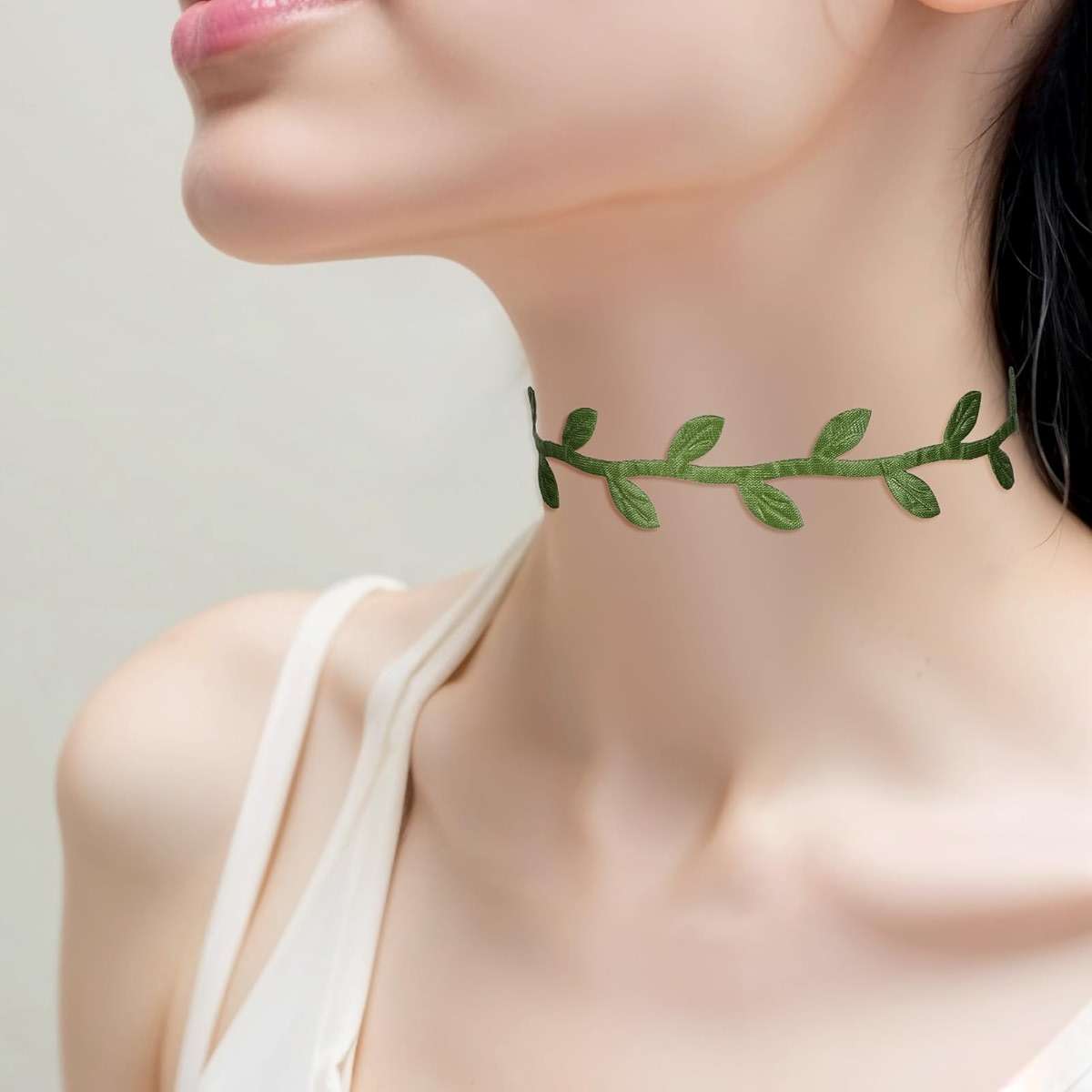 Heclia 8PCS Choker Necklace for Women Girls, Black Lace Velvet Chockers, Daisy Gothic Punk Classic Choker, Adjustable Bohemian Flower Floral Lace Necklaces, Leaf Pendant Clavicular Chain for Party - Image 8
