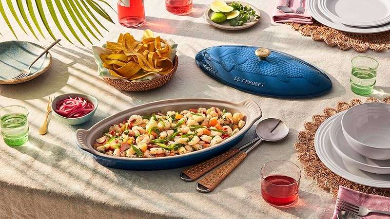 Le Creuset Stoneware Heritage Fish Baker, 1.7 qt., White - Image 7