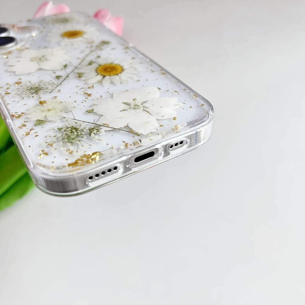 LSEEKA for iPhone 17 Clear Case with Pressed Real Flowers Design,Glitter Cute White Floral Pattern Slim Soft TPU Protective Women Girl's Phone Cover for iPhone 17 - Image 8