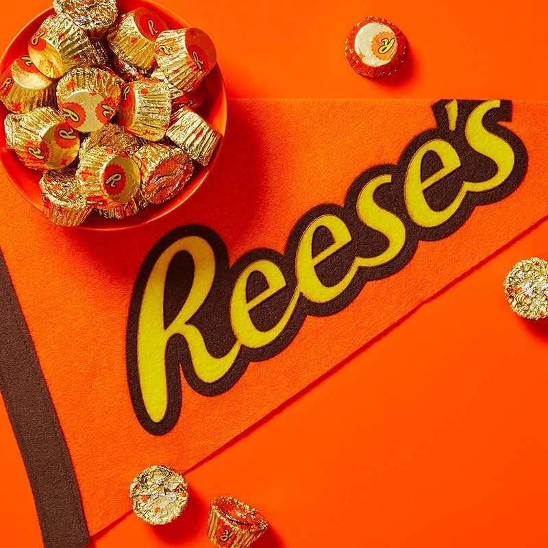 REESE'S Miniatures Milk Chocolate Peanut Butter Cups, Candy Party Pack, 30 oz - Image 5