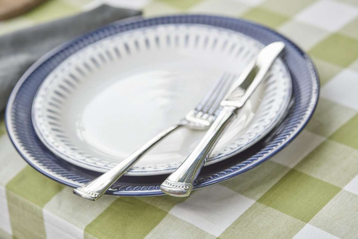 Lenox Silverware Set, Portola Mirror 20 Piece Flatware Set, Service For 4, 18/10 Stainless Steel, Dishwasher Safe, Flatware Cutlery Sets, Utensils, Knives Spoons and Forks, Home (Silver, 20 Pieces) - Image 7