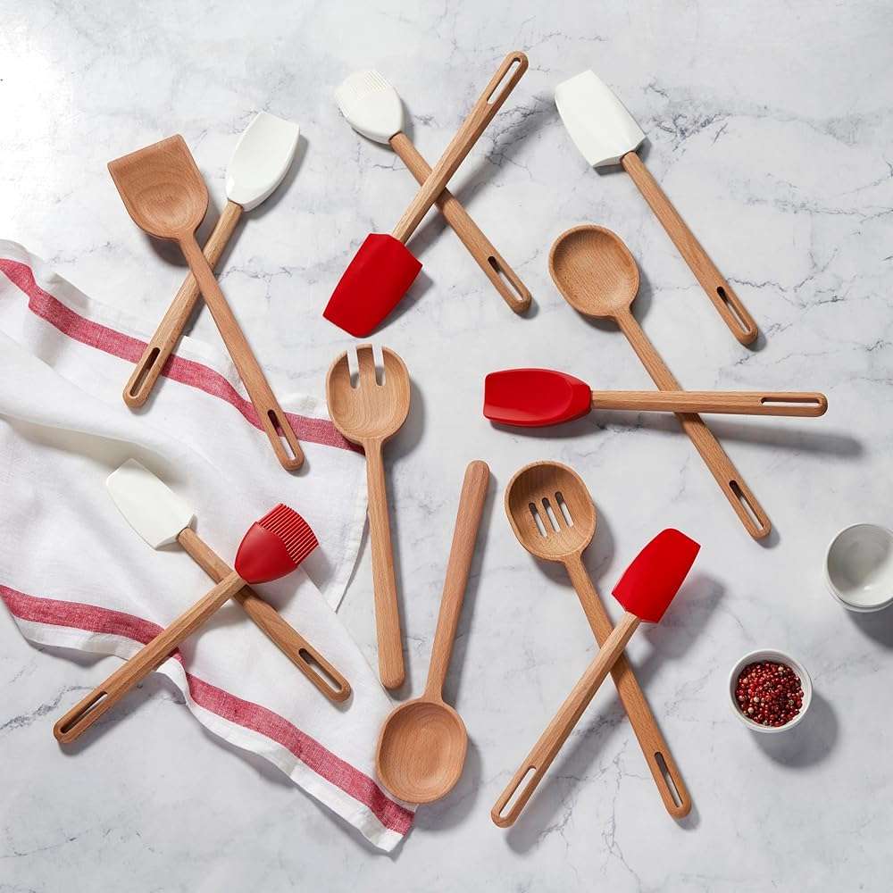 Le Creuset Signature Wooden Scraper Spoon - Image 7