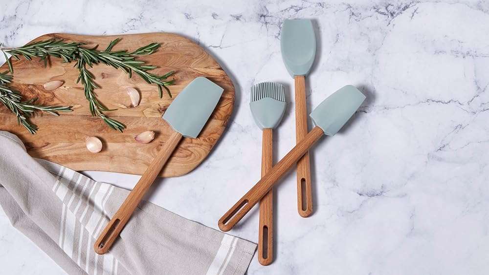 Le Creuset Silicone Signature Basting Brush, White - Image 7