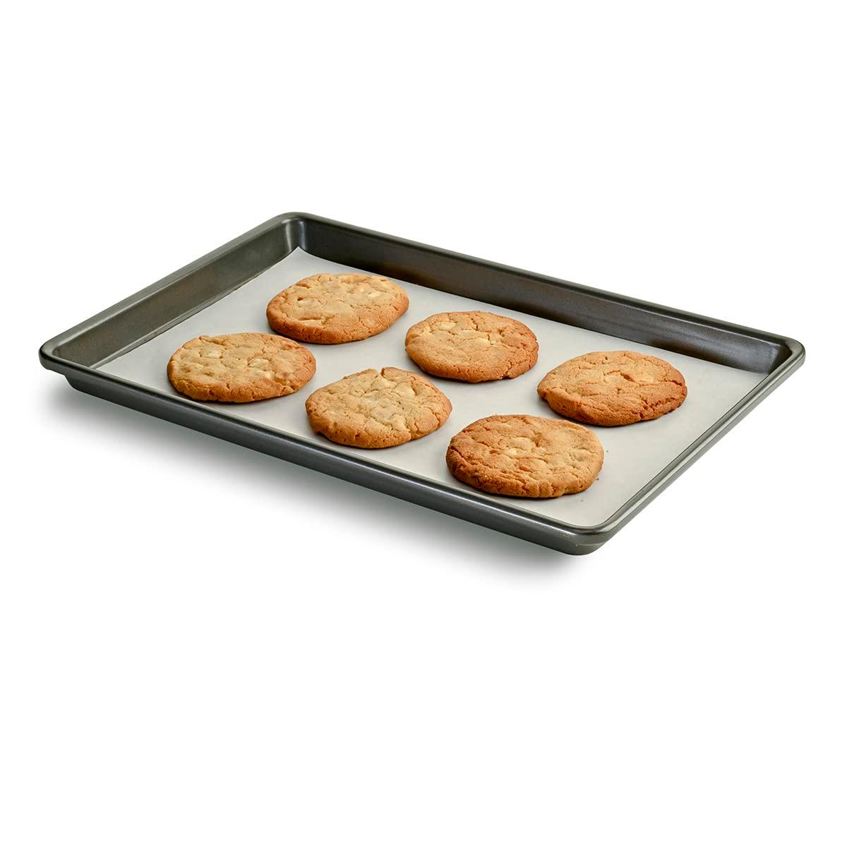 Amazon Basics Parchment Paper for Baking, Non-Stick, 90 Sq Ft Roll, 1 Pack - Image 5