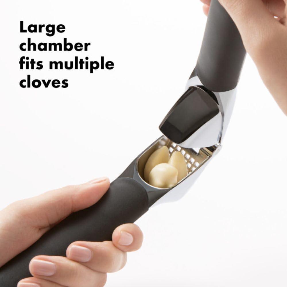 OXO Good Grips Heavy Duty Garlic Press, Die-Cast Zinc, Black - Image 4