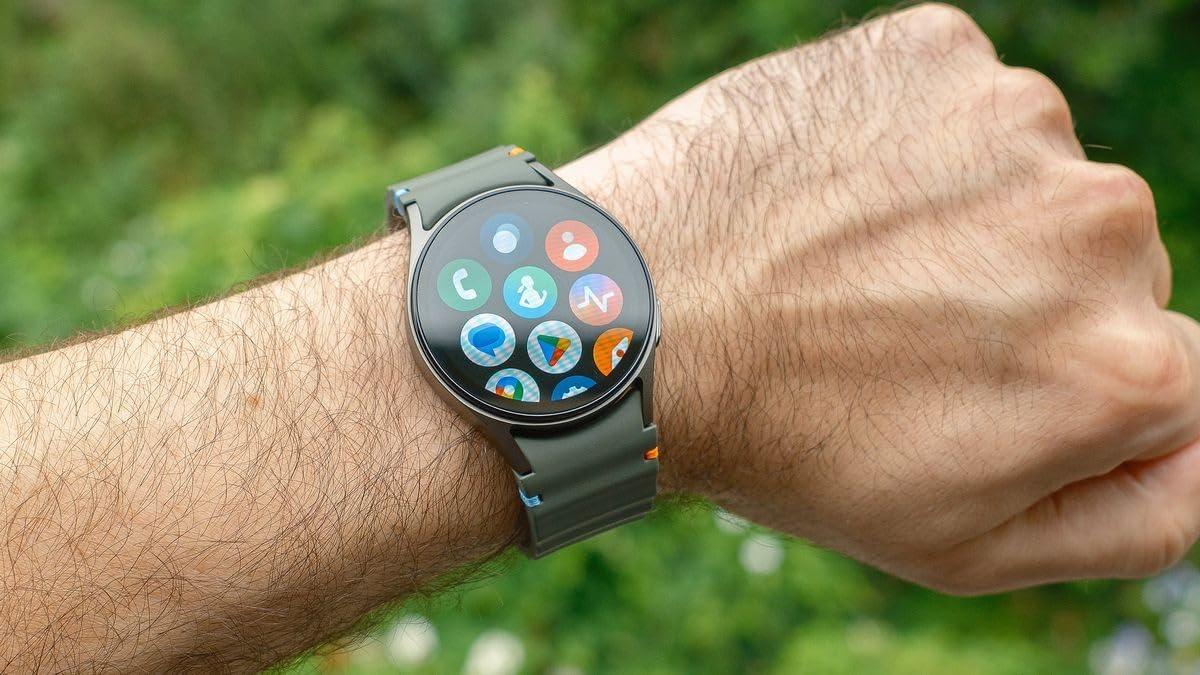 Samsung Galaxy Ai Watch 7 Latin American Specs SM-L300 (40mm) Bluetooth Wellness Tips, Heart Rate Tracking, Sleep Monitor, Fitness Tracker (Green)