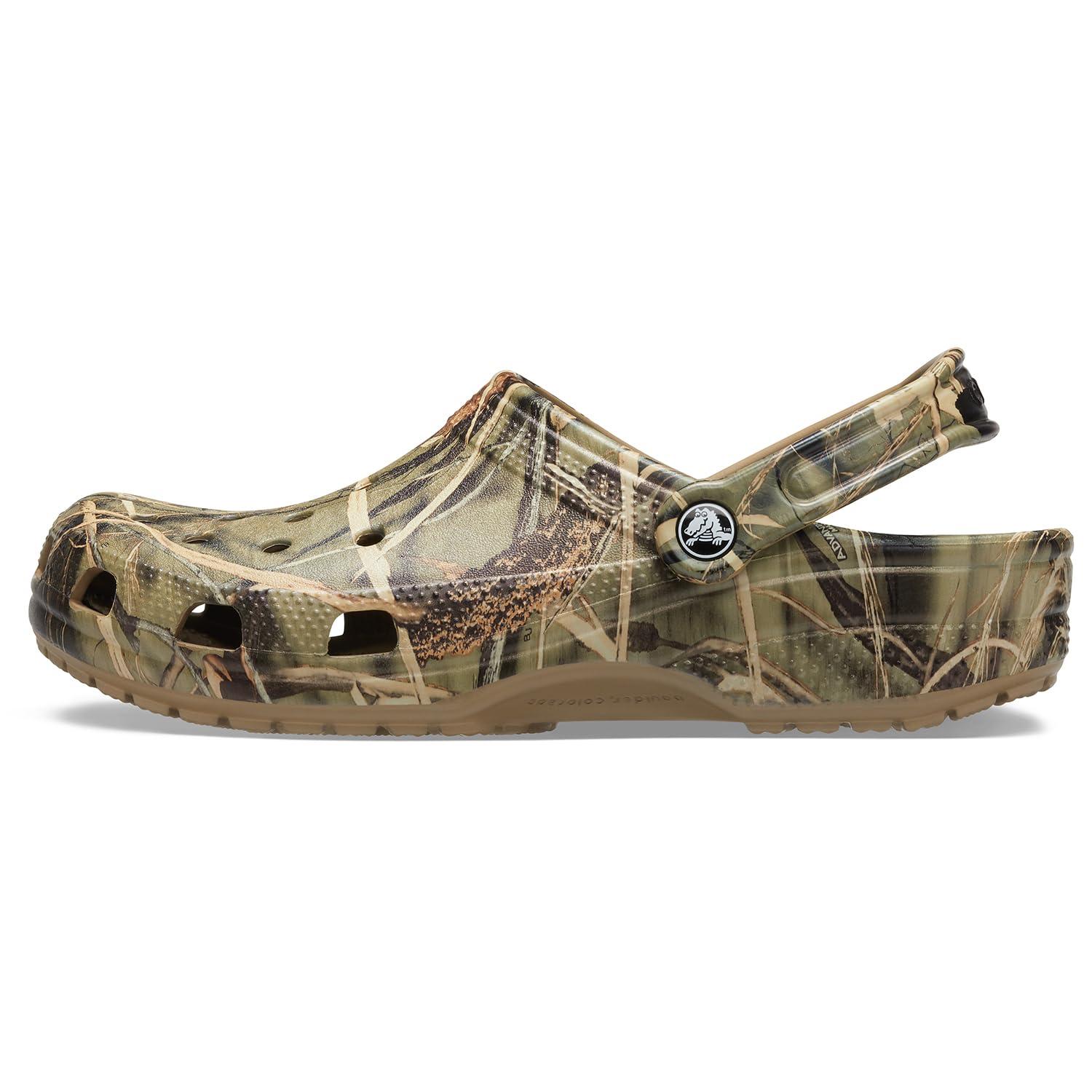 Crocs unisex-adult Classic Realtree Clog - Image 1