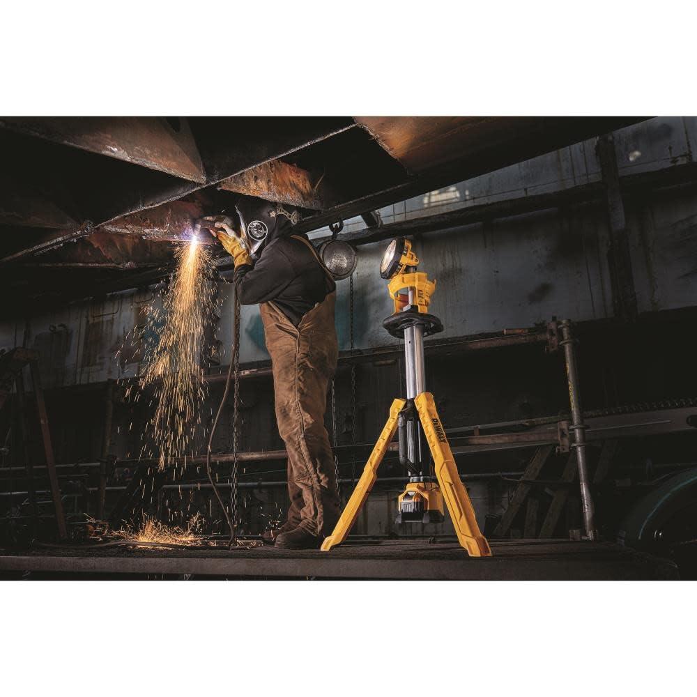 DEWALT 20V MAX LED Work Light, 3000 Lumens of Brightness with 3 Modes, Tripod Base, Bare Tool Only (DCL079B) - Image 2