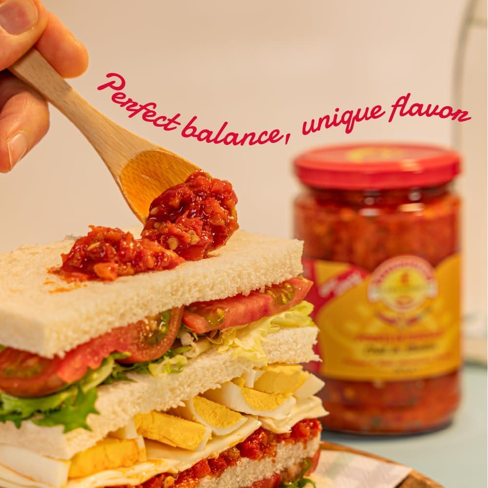 TUTTOCALABRIA Calabrian Chilli Pepper Pieces, 10oz (285g), Spicy Condiment with Calabrian Chilli Peppers, Extra Virgin Olive Oil, Ideal for Pasta, Pizza, Sandwiches and Fish, Made in Italy - Image 2