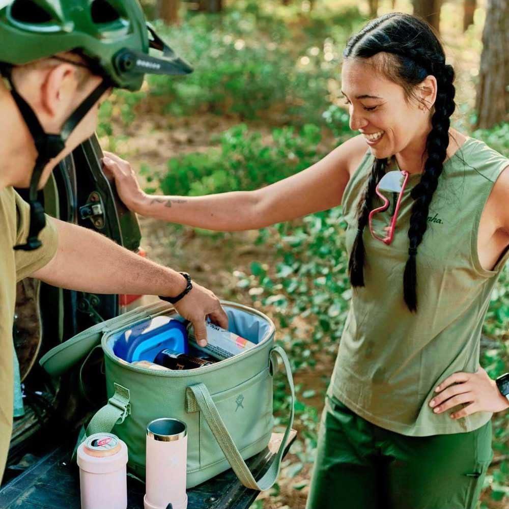 Hydro Flask Cooler Bag for Beach, Beverages and Travel - Insulated Soft Lunch Bag - 12 L Capacity in Agave Green - Image 2