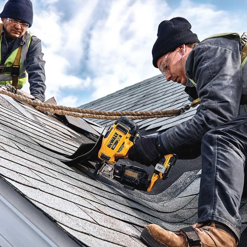 DeWalt 20V MAX Brushless 15 Degree Cordless Coil Battery Powered Roofing Nailer with Tool-Free Nail Tray (Yellow and Black) - Image 6