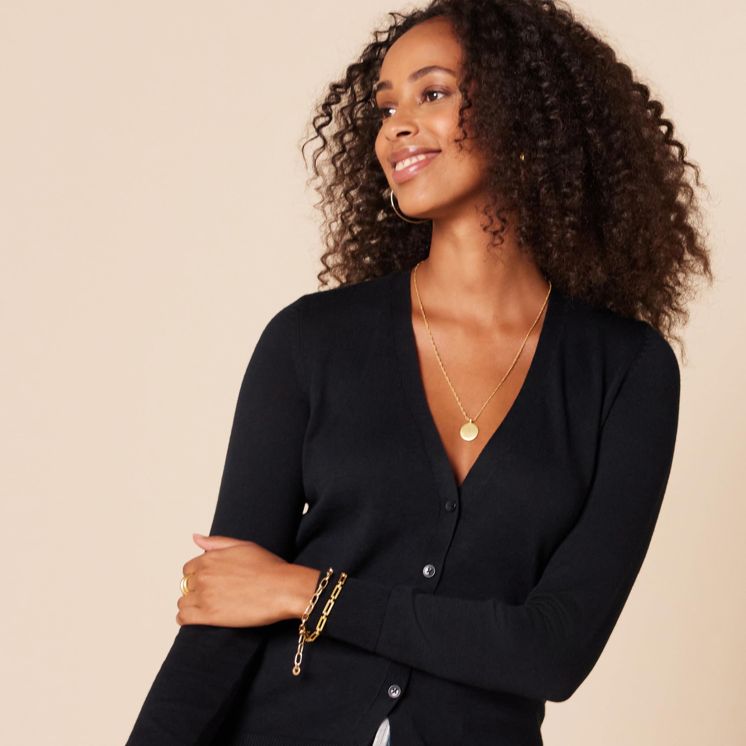 Amazon Essentials Women's Lightweight V-Neck Cardigan Sweater (Available in Plus Size) - Image 4