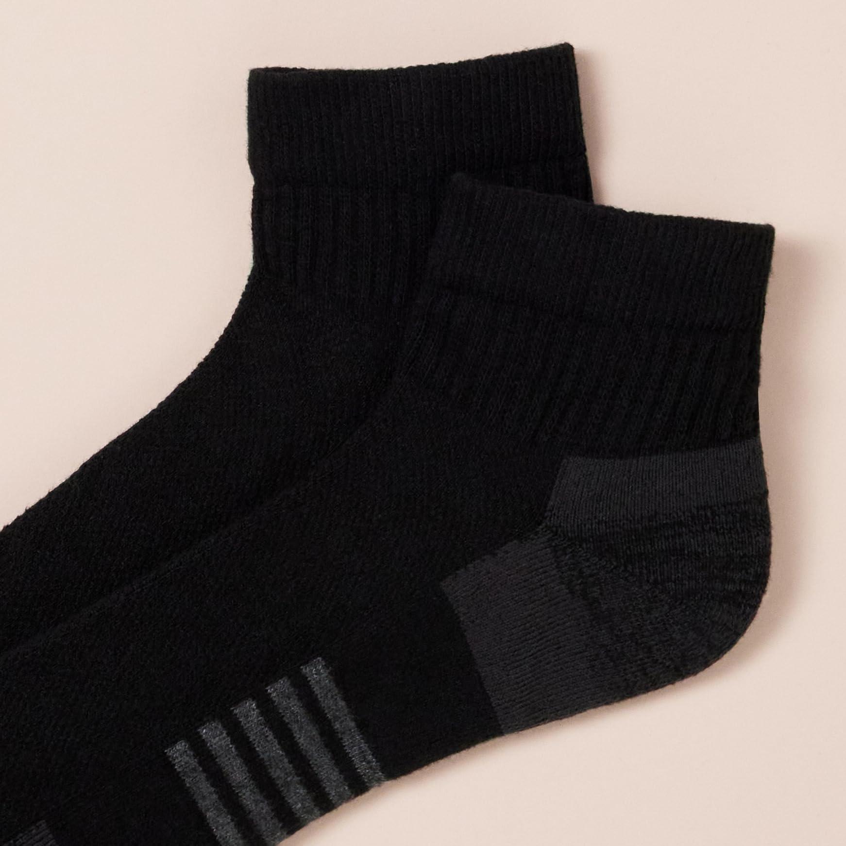 Amazon Essentials Men's Athletic Ankle Socks, Breathable, Cotton Blend, Cushioned, 6 Pairs - Image 3