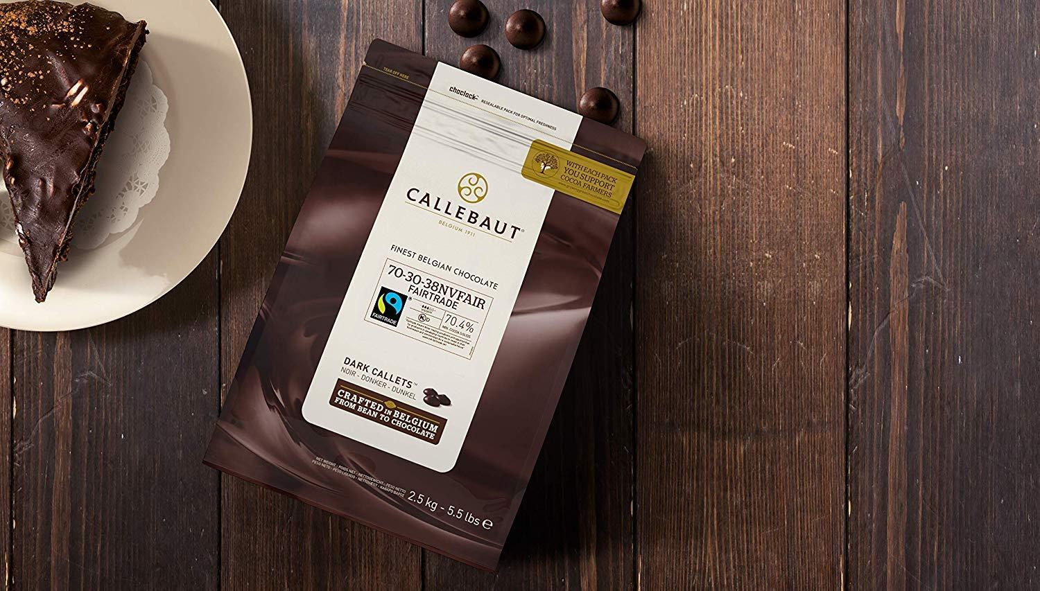 Callebaut 70% dark chocolate chips (callets) 2.5kg - Image 2