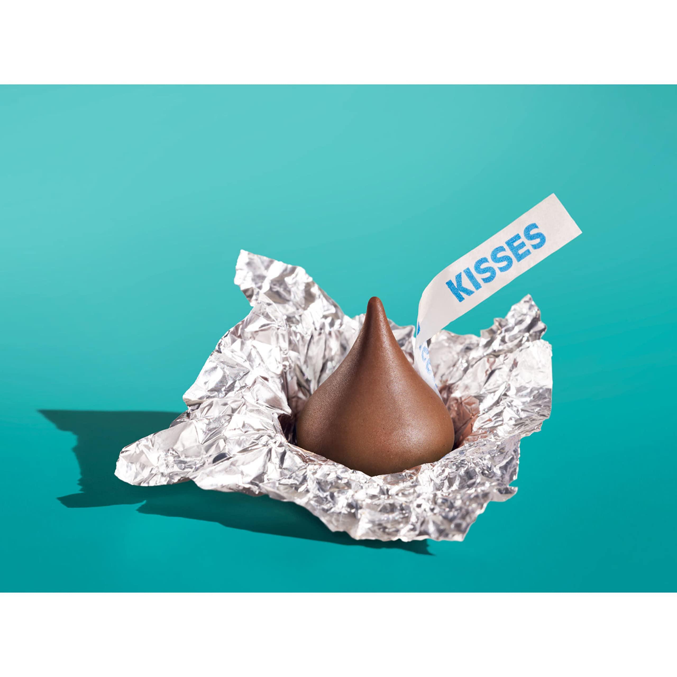 HERSHEY'S KISSES Milk Chocolate Candy Party Pack, 35.8 oz - Image 8