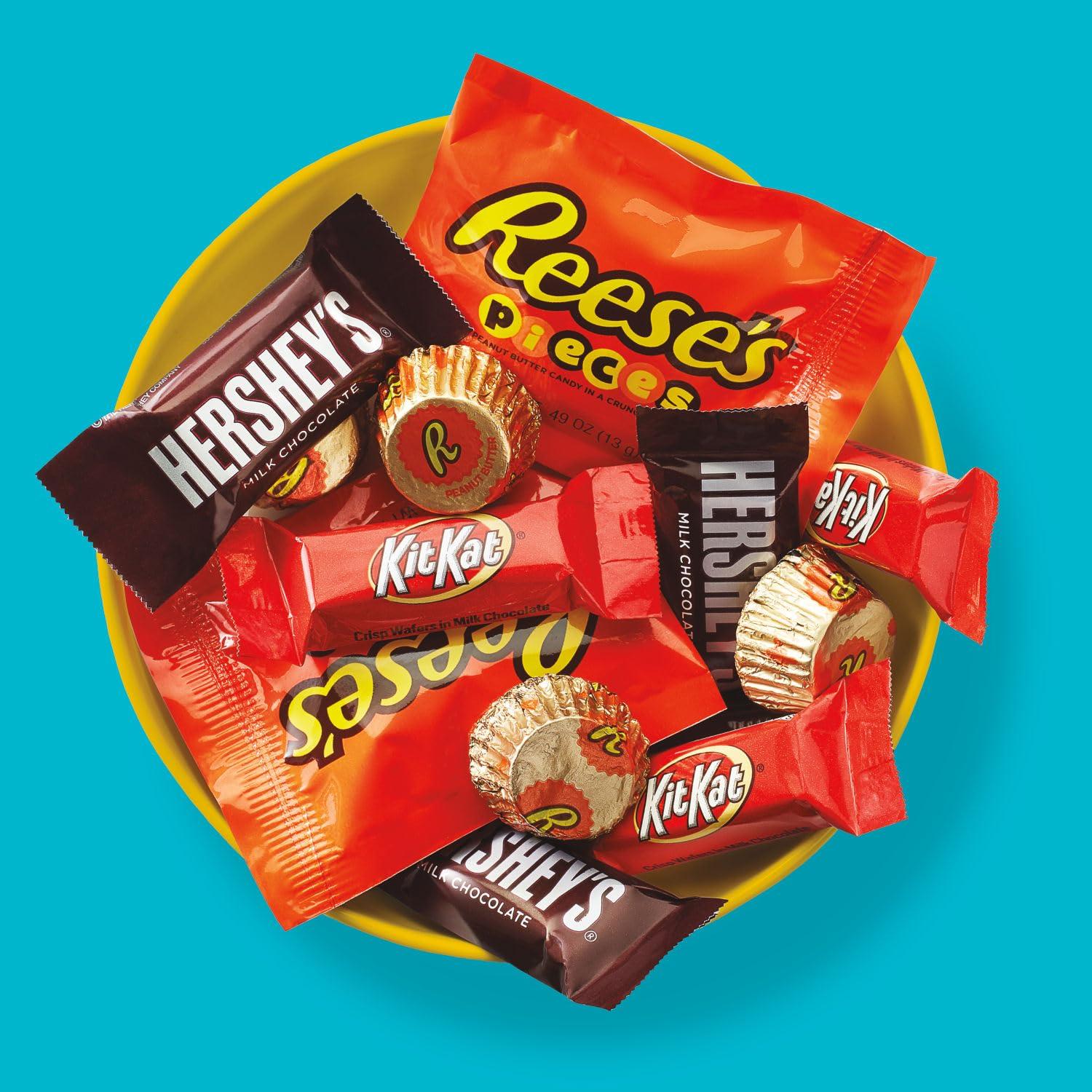 HERSHEY'S, KIT KAT and REESE'S Assorted Flavored Candy Party Pack, 33.38 oz - Image 5