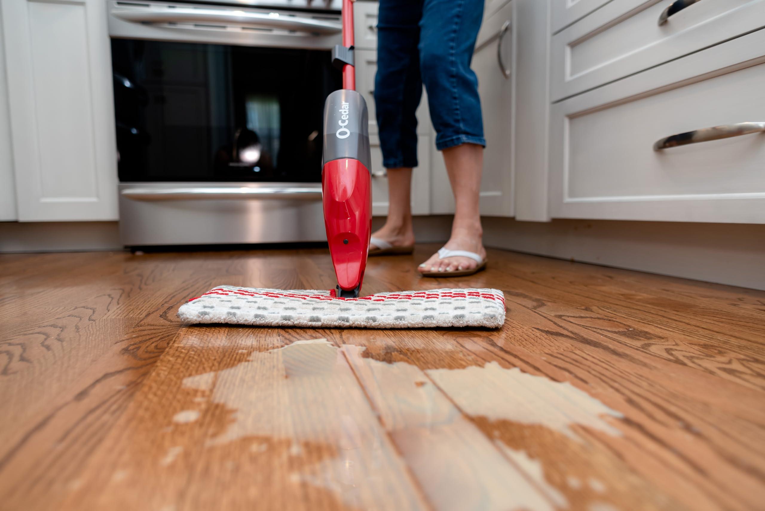 O-Cedar ProMist MAX Microfiber Spray Mop Removes 99% of Bacteria with just Water, Features 1 Extra Refill - Image 2