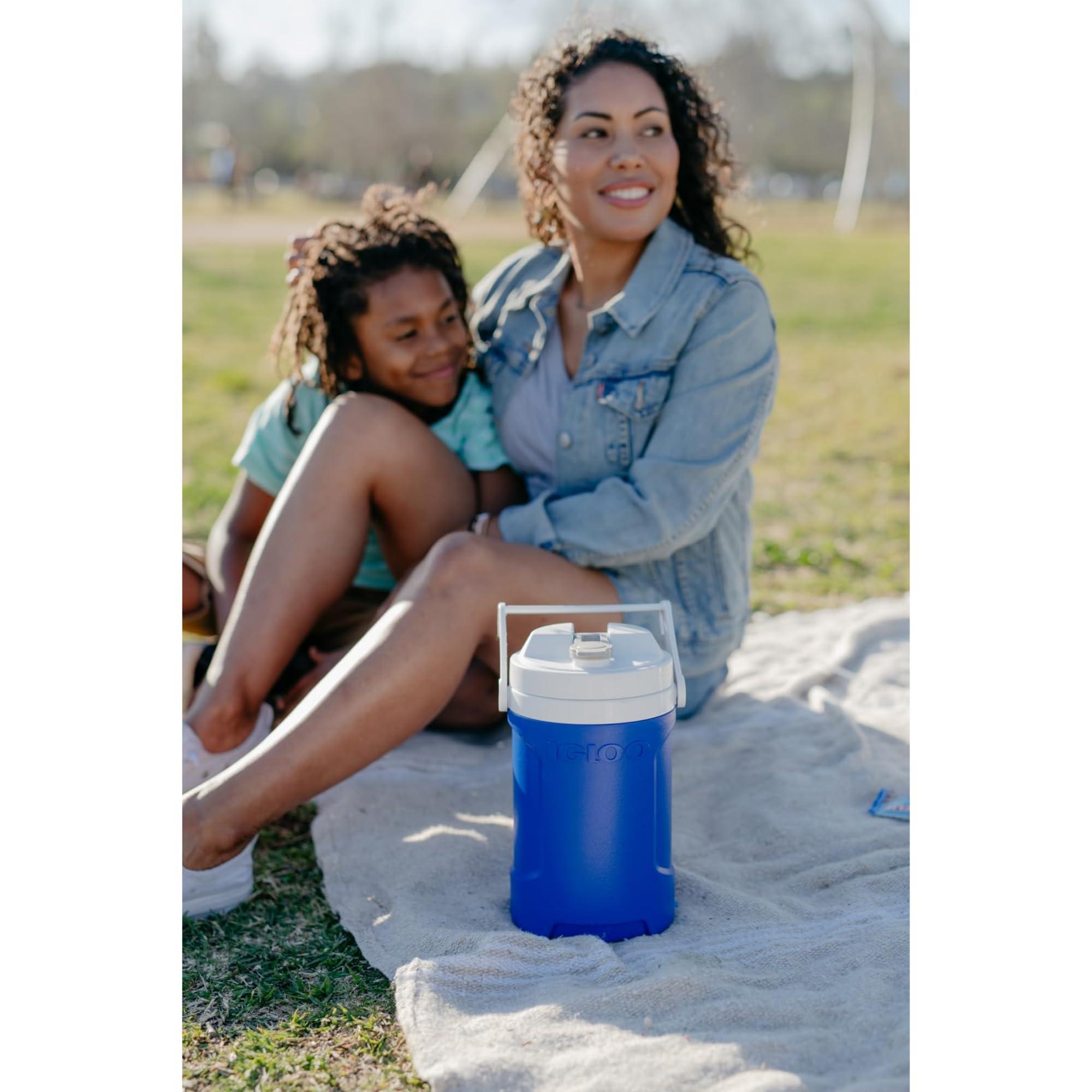 Igloo 1/2 Gallon Insulated Sports Water Jug with Hooks - Image 11