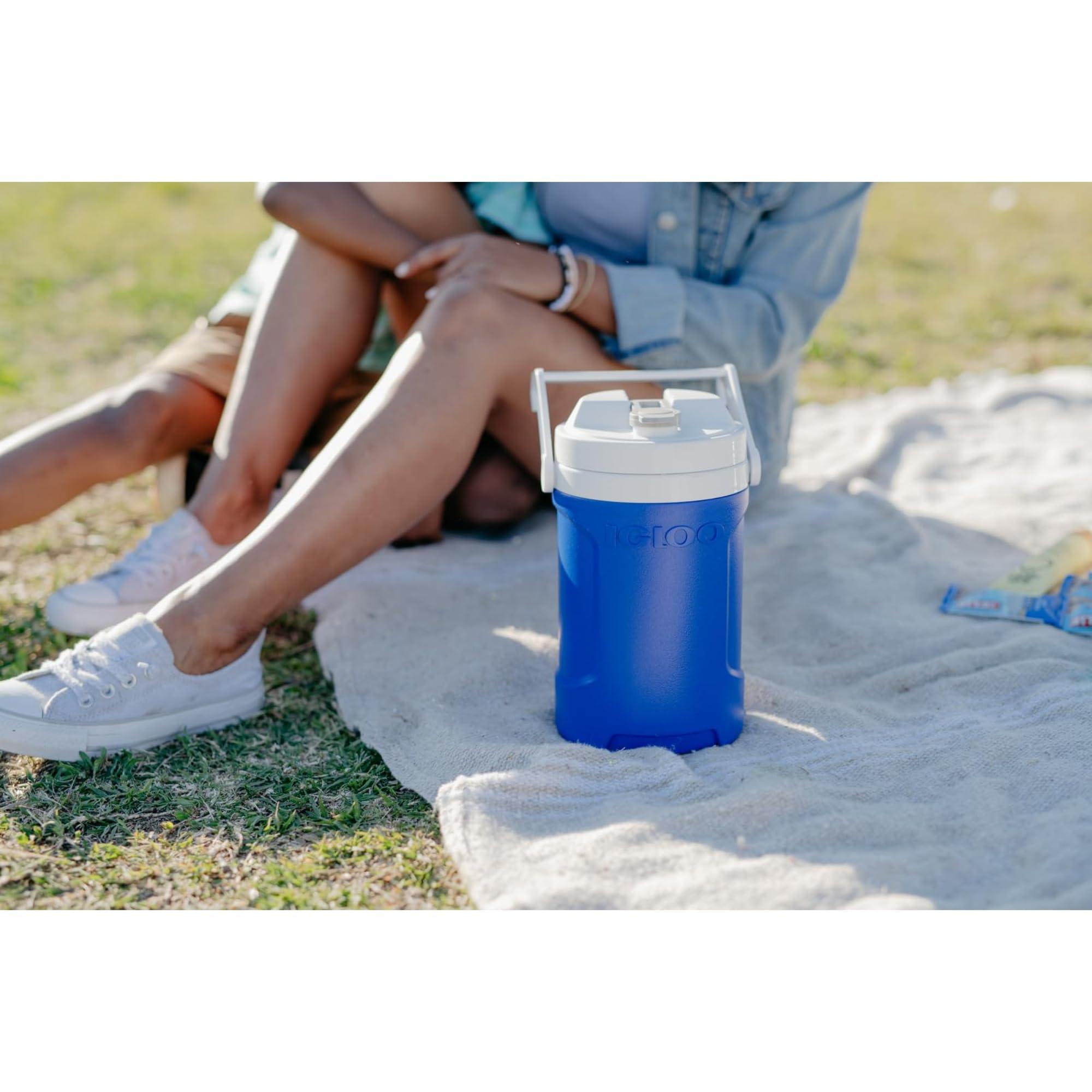 Igloo 1/2 Gallon Insulated Sports Water Jug with Hooks - Image 8